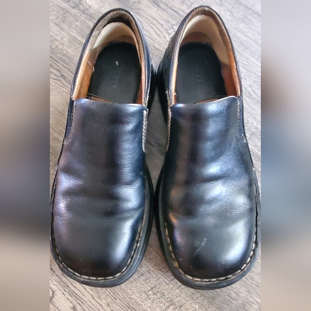 Manmade Leather shoes womens 7.5